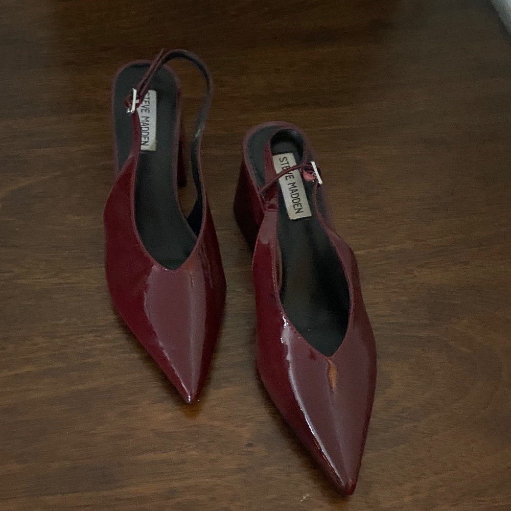 Steve Madden Burgundy Patent Pointed Slingback Mules